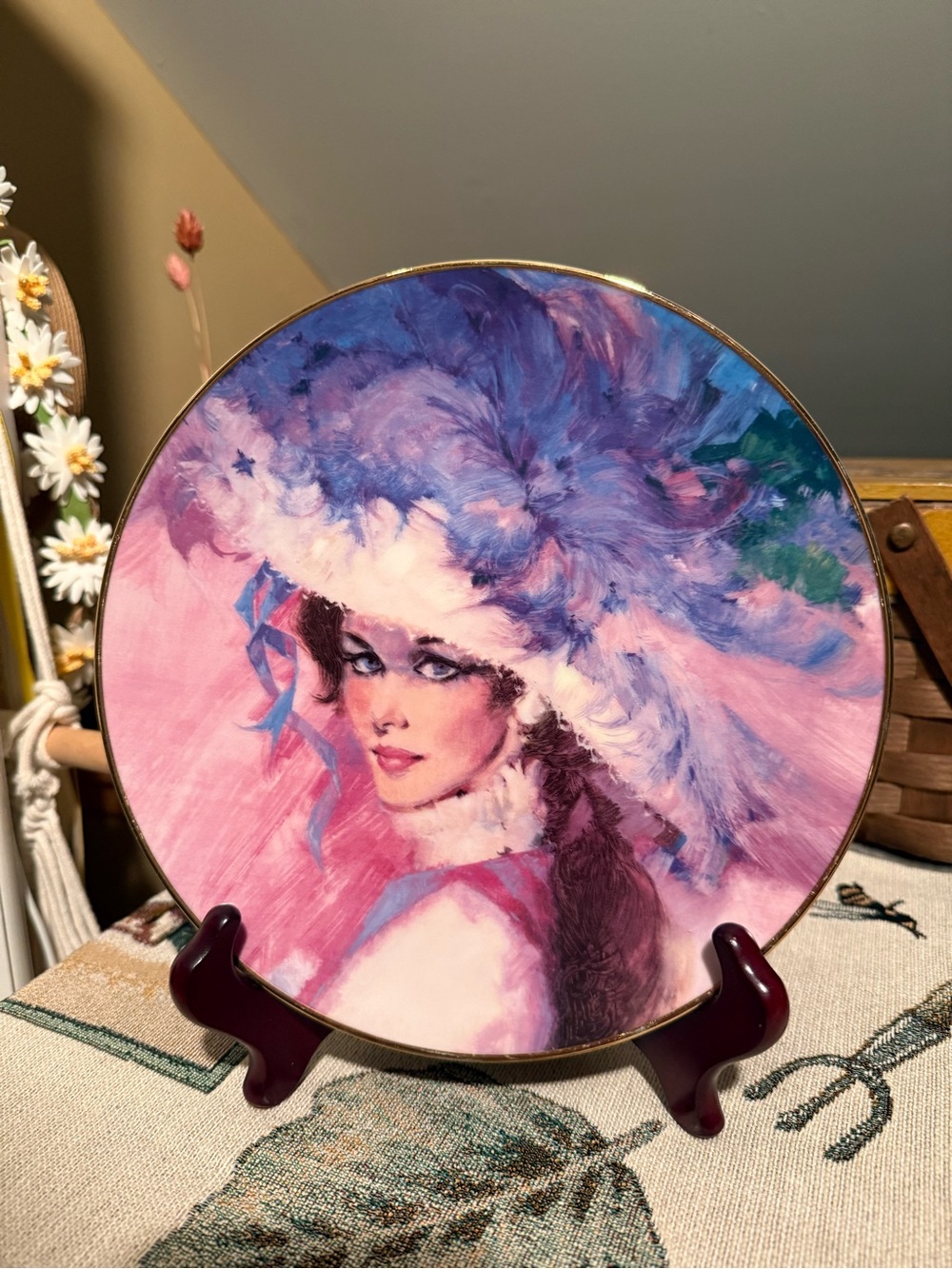 Vintage 1990 Avon Hat & Mrs. P.F.E. Albee Plate "Spring's Magic Splendor" 8.5”